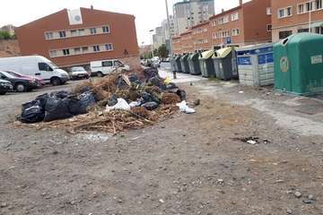  Temor en La Lomo de Jinámar por los montones de restos vegetales secos (Foto TA)